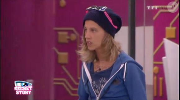 Emilie dans la quotidienne de Secret Story 6, vendredi 1er juin 2012 sur TF1