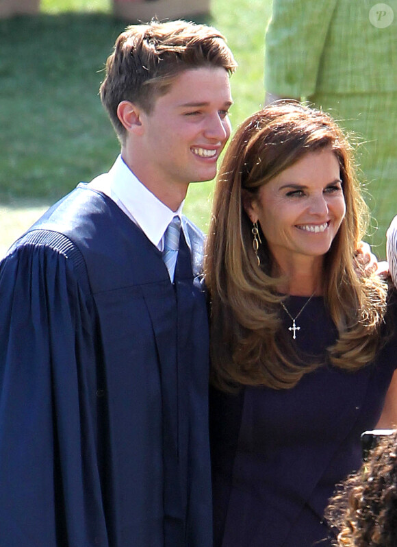 Maria Shriver fière de son fils Patrick qui fête son diplôme, à Los Angeles, le 1er juin 2012.