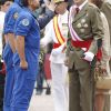 Le roi Juan Carlos Ier d'Espagne, entouré de la reine Sofia, du prince Felipe et de la princesse Letizia, présidait samedi 2 juin 2012 les célébrations de la Journée des forces armées sur la grand'place de Valladolid.