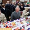 Le prince Charles et Camilla Parker Bowles participaient au Big Jubilee Lunch de Fortnum & Mason à Piccadilly, le 3 juin 2012. Après avoir partagé le repas et la bonne humeur de 500 convives, le fils aîné de la reine Elizabeth II a rejoint sa mère sur la barge royale Spirit of Chartwell pour la parade fluviale sur la Tamise de son jubilé de diamant.