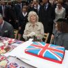 Le prince Charles et Camilla Parker Bowles participaient au Big Jubilee Lunch de Fortnum & Mason à Piccadilly, le 3 juin 2012. Après avoir partagé le repas et la bonne humeur de 500 convives, le fils aîné de la reine Elizabeth II a rejoint sa mère sur la barge royale Spirit of Chartwell pour la parade fluviale sur la Tamise de son jubilé de diamant.