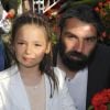 Sébastien Chabal et sa fille Lily-Rose ont baptisé une fleur créée pour les 20 ans de Disney le 31 mai 2012 au Jardin des Tuileries à Paris