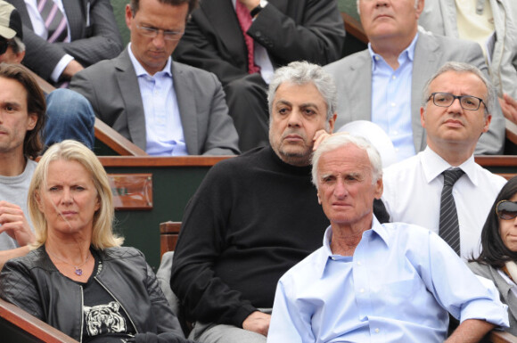 Enrico Macias lors du match entre Jo-Wilfried Tsonga et Novak Djokovic le 5 juin 2012 à Roland-Garros