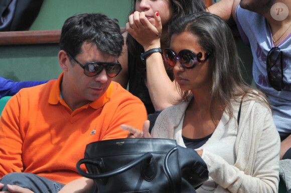 Stéphane Plaza et Karine Le Marchand lors du match entre Jo-Wilfried Tsonga et Novak Djokovic le 5 juin 2012 à Roland-Garros