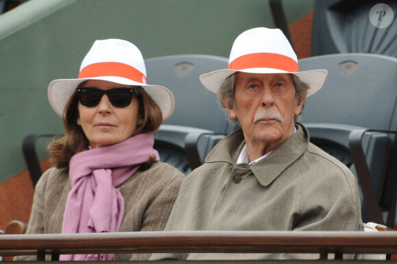 Jean Rochefort et sa femme Delphine Gleize lors du match entre Jo-Wilfried Tsonga et Novak Djokovic le 5 juin 2012 à Roland-Garros