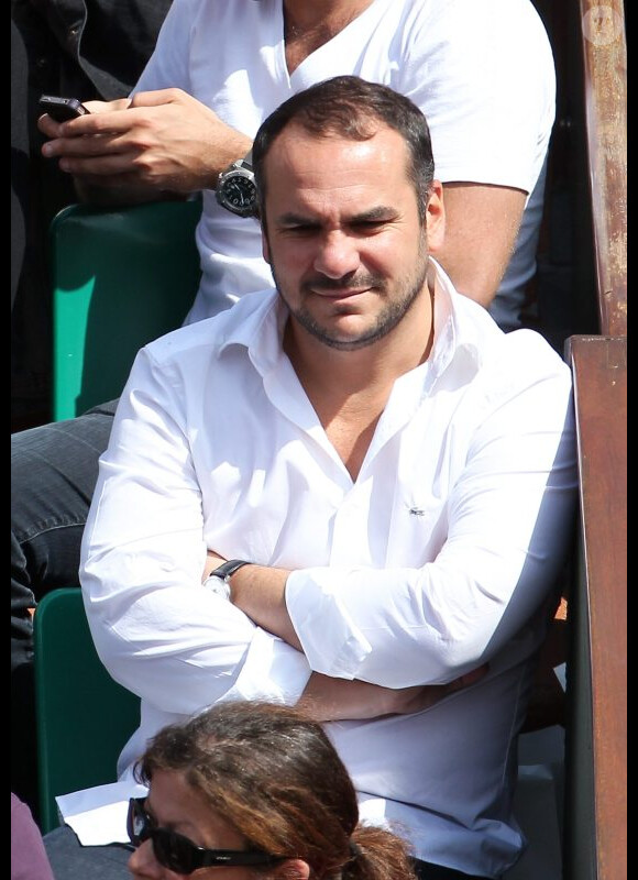 François-Xavier Demaison avant le match entre Jo-Wilfried Tsonga et Novak Djokovic en quart de finale à Roland-Garros le 5 juin 2012
