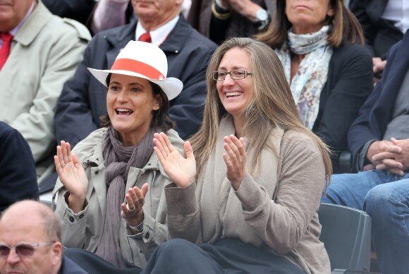 Mary Pierce avant le match entre Jo-Wilfried Tsonga et Novak Djokovic en quart de finale à Roland-Garros le 5 juin 2012