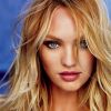 Candice Swanepoel, divin mannequin au joli minois pour Victoria's Secret.