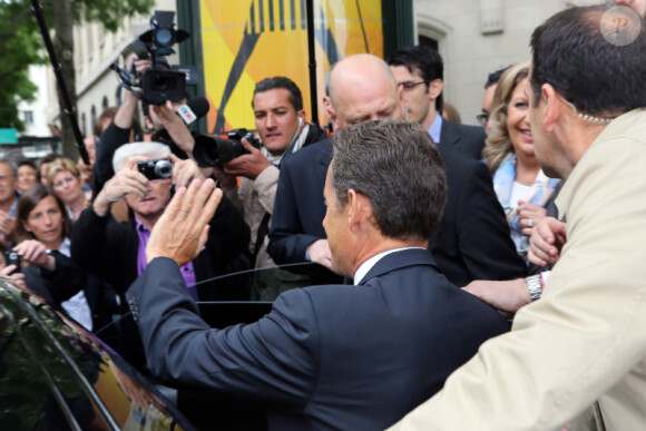 Nicolas Sarkozy est allé voter au lycée Jean de la Fontaine dans le 16e arrondissement de Paris le 10 juin 2012
