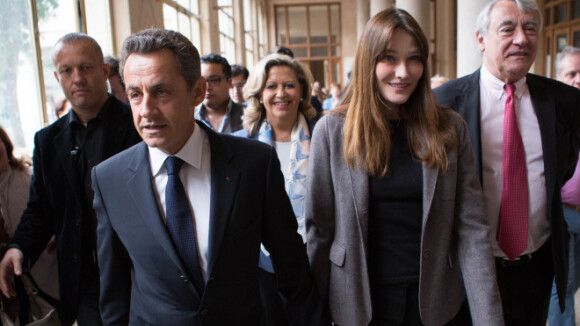 Nicolas Sarkozy et Carla Bruni complices et rayonnants pour aller voter