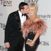 Hugh Jackman et son épouse Deborra-Lee Furness à la 66e cérémonie des Tony Awards, à New York, le 10 juin 2012.