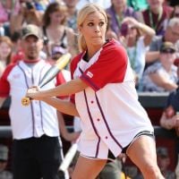 Carrie Underwood : Sexy en patriote et en joueuse de softball lors du CMA Fest