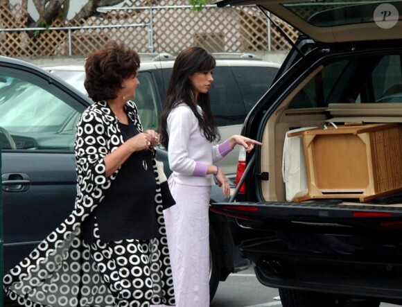 Jennifer Love Hewitt et sa maman Patricia à Los Angeles, le 26 avril 2002.