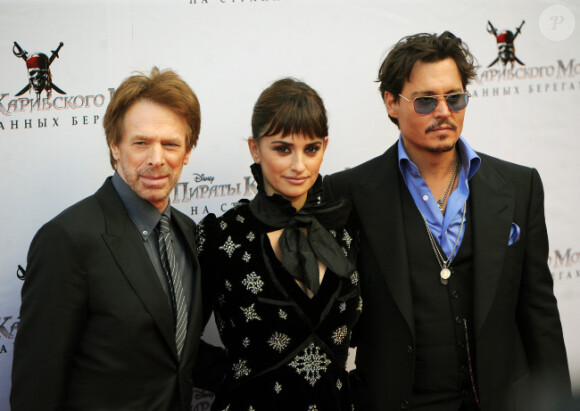 Jerry Bruckheimer, Penélope Cruz et Johnny Depp en mai 2011 à Moscou.