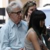 Woody Allen quitte son hôtel avec ses filles Bechet et Manzie Tio, à Los Angeles le 15 juin 2012.