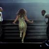 De dos, Jennifer Lopez en concert à Buenos Aires le 21 juin 2012