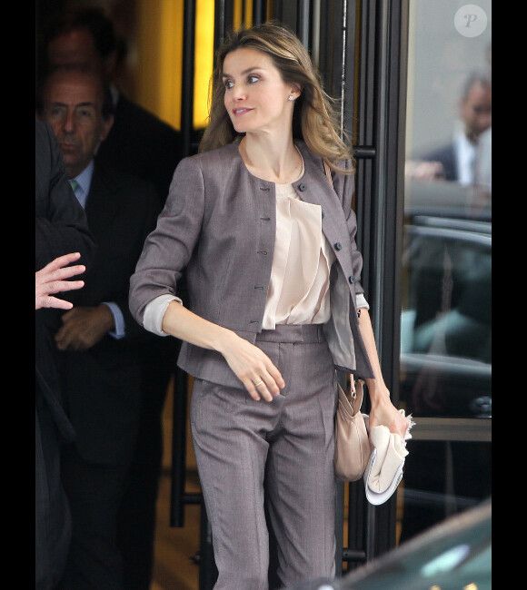Felipe et Letizia d'Espagne quittant leur hôtel à New York le 22 juin 2012