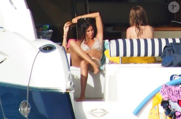 Raúl et sa grande famille en vacances sur la petite île de Formentera dans l'archipel des Baléares le 15 juin 2012