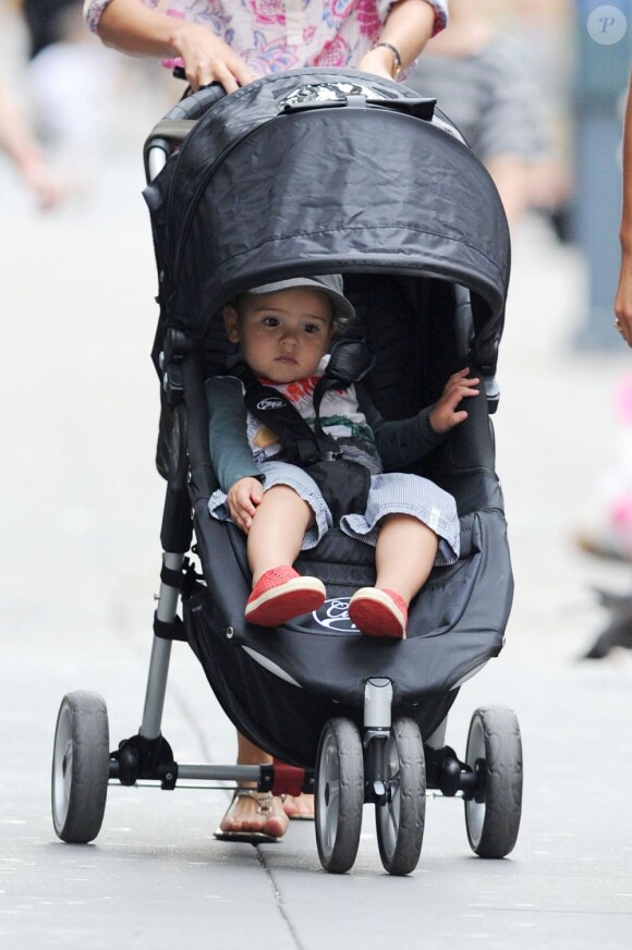 Flynn, adorable, dans les rues de New York le 24 juin 2012