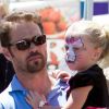 Jason Priestley et sa fille Ava au Farmers Market de Los Angeles, le 24 juin 2012.