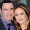 John Travolta s'illustre avec sa femme Kelly Preston à l'avant-première de Savages à Los Angeles, le 25 juin 2012.