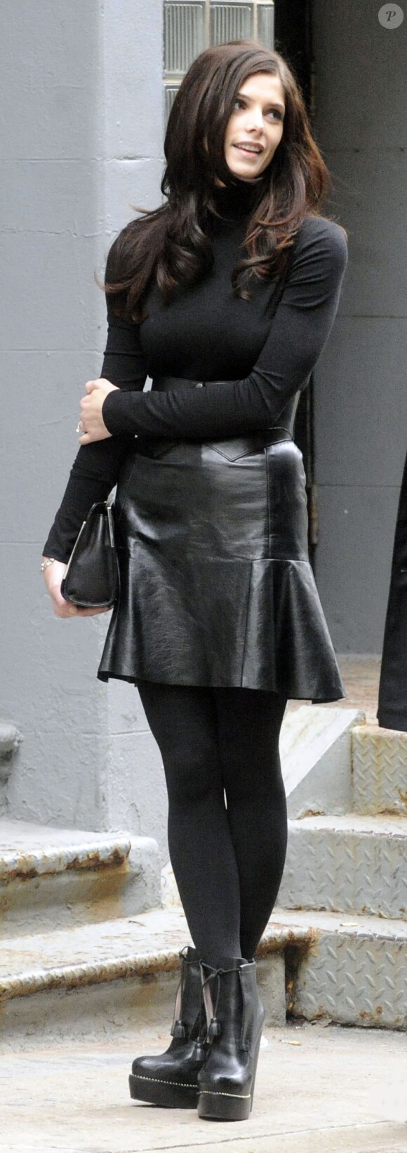Ashley Greene sur le shooting de la campange DKNY en avril 2012