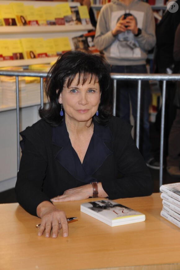 Anne Sinclair au Salon du livre de Paris, le 17 mars 2012.