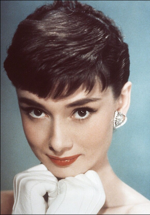 Audrey Hepburn et son regard mythique appuyé par des yeux parfaitement maquillés