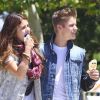 Justin Bieber, Selena Gomez et l'un de leurs amis à Los Angeles, le samedi 30 juin 2012.