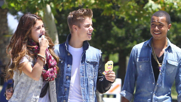 Justin Bieber et Selena Gomez : Insouciants comme des gosses, glace à la main