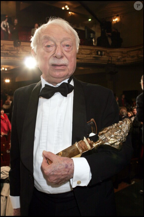 Maurice Chevit lors de la cérémonie des Molières 2005, où il a été récompensé en tant que Meilleur comédien dans un second rôle pour Brooklyn Boy de Donald Margulies. Le comédien, célèbre pour son rôle de Marius dans Les Bronzés font du ski, est mort le 2 juillet 2012 à 88 ans.