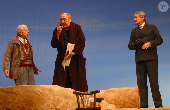 Maurice Chevit dans la pièce Le Vent des peupliers, en 2003, avec Georges Wilson et Jacques Sereys. Le comédien, célèbre pour son rôle de Marius dans Les Bronzés font du ski, est mort le 2 juillet 2012 à 88 ans.