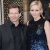 Charlene de Monaco a posé avec beaucoup de plaisir auprès de Lorenz Bäumer, directeur artistique de Vuitton Joaillerie depuis 2009 et qui avait créé les bijoux de son mariage avec le prince Albert.
Au lendemain du défilé Dior, auquel elle a assisté au côté de Bernard Arnault, la princesse Charlene était présente place Vendôme à Paris mardi 3 juillet 2012 pour l'inauguration de la boutique Louis Vuitton Joaillerie au 23, en présence du directeur artistique Lorenz Bäumer.