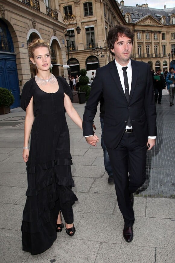 Natalia Vodianova et Antoine Arnault place Vendôme à Paris mardi 3 juillet 2012 pour l'inauguration de la boutique Louis Vuitton Joaillerie au 23, en présence du directeur artistique Lorenz Bäumer.