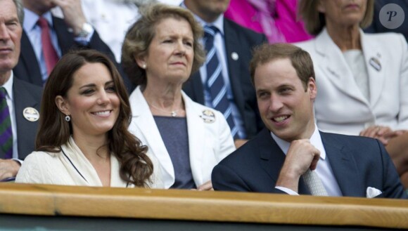 Kate Middleton et le prince William assistaient le 4 juillet 2012 au match de Roger Federer sur le court central, à Wimbledon.