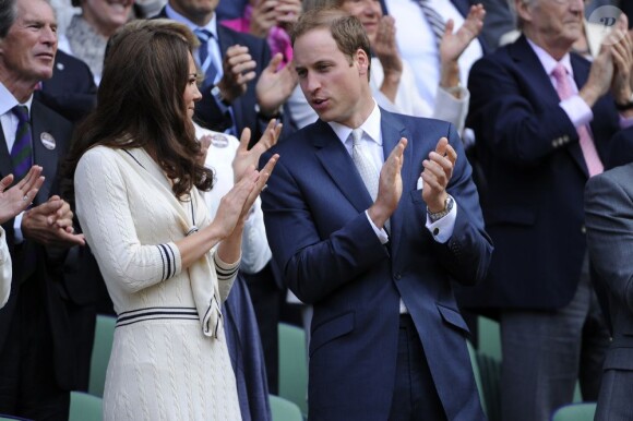 Le duc et la duchesse de Cambridge ont vu Roger Federer se qualifier pour les demi-finales de Wimbledon, sur le court central, le 4 juillet 2012.