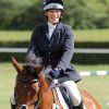 Zara Phillips le 30 juin 2012 sur High Kingdom lors du Barbury International Horse Trials dans le Wiltshire.