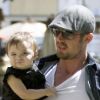 Cam Gigandet et sa fille Everleigh Ray à Los Angeles, le 13 avril 2010.