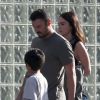 Le visage fermé, Megan Fox en compagnie de son mari Brian Austin Green et du fils de celui-ci, Kassius, à Los Angeles le 17 juin 2012