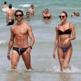 Candice Swanepoel et son petit ami mannequin Hermann Nicoli profitent du soleil à Miami. Le 4 juillet 2012.
