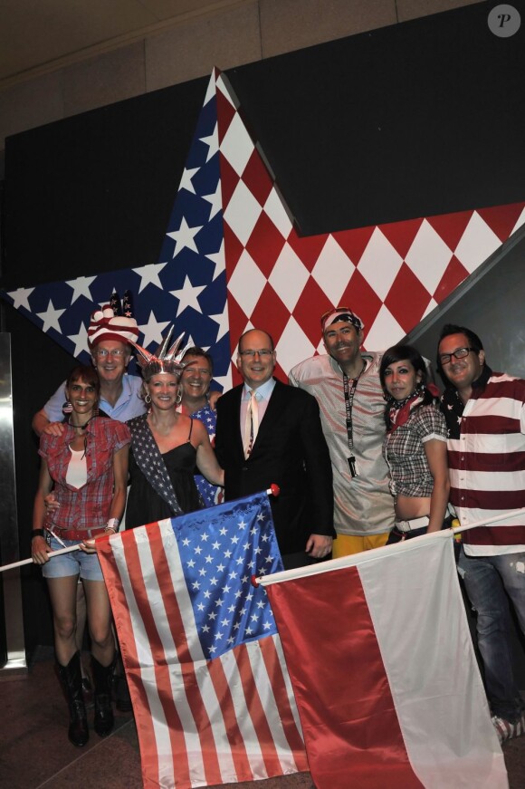 Le prince Albert II de Monaco a fêté la Fête de l'indépendance américaine le 4 juillet 2012 au Stars'n'bars, le seul restaurant américain de la principauté !