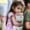 Katie Holmes passe une journée complice avec sa fille et quelqu'uns de ses amis à New York, le 5 juillet 2012 - Suri semble fatiguée et triste