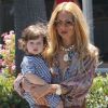 Rachel Zoe et son fils Skyler à Malibu, le 7 juillet 2012.