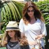 Cindy Crawford et sa fille Kaia à la sortie du Café Habana. Malibu, le 7 juillet 2012.