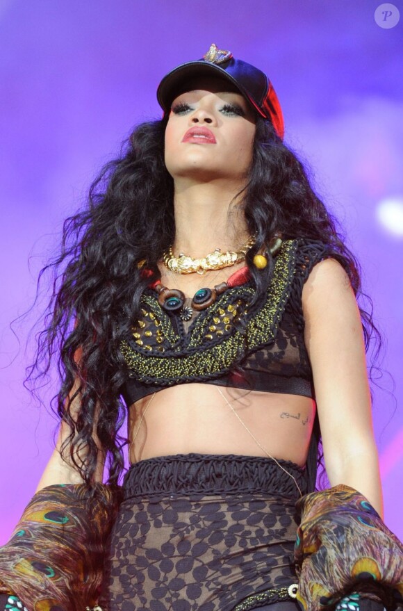 Rihanna sur scène au Wireless Festival, à Londres, le 8 juillet 2012.