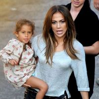 Jennifer Lopez entourée de ses jumeaux et de son Casper, la recette du bonheur
