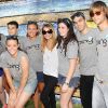 Nicole Richie entourée de jeunes étudiants lors d'un événement de charité organisé à Harlem, New York. Le 10 juillet 2012.