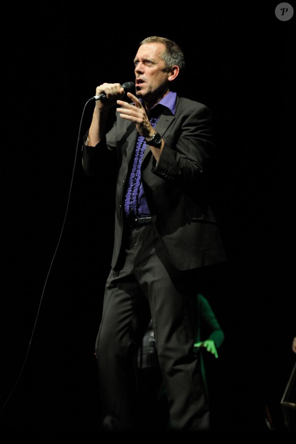 Hugh Laurie chante au Grand Rex, à Paris, le 10 juillet 2012