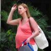 EXCLU : Kayte, enceinte, affiche une mine rayonnante dans les rues de Chicago le 12 juillet 2012