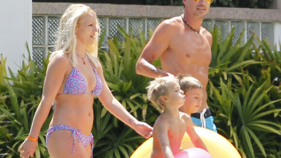 Britney Spears, ses fils et son fiancé : La plage de Hawaï leur tend les bras...